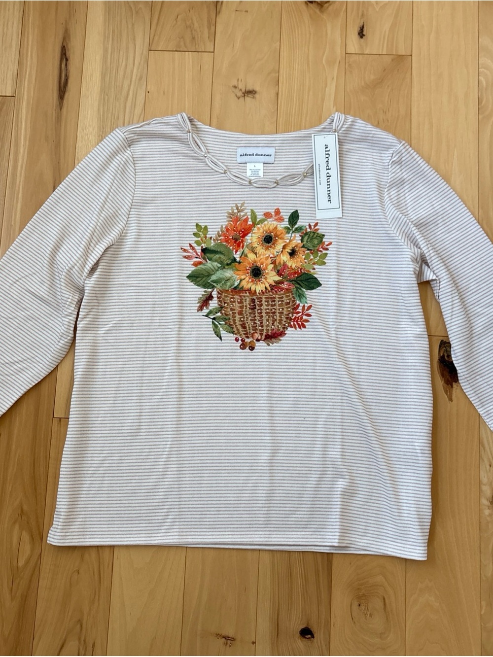 NWT Alfred Dunner Cream Striped Long-Sleeve Top with Floral Basket Sz L. Beads